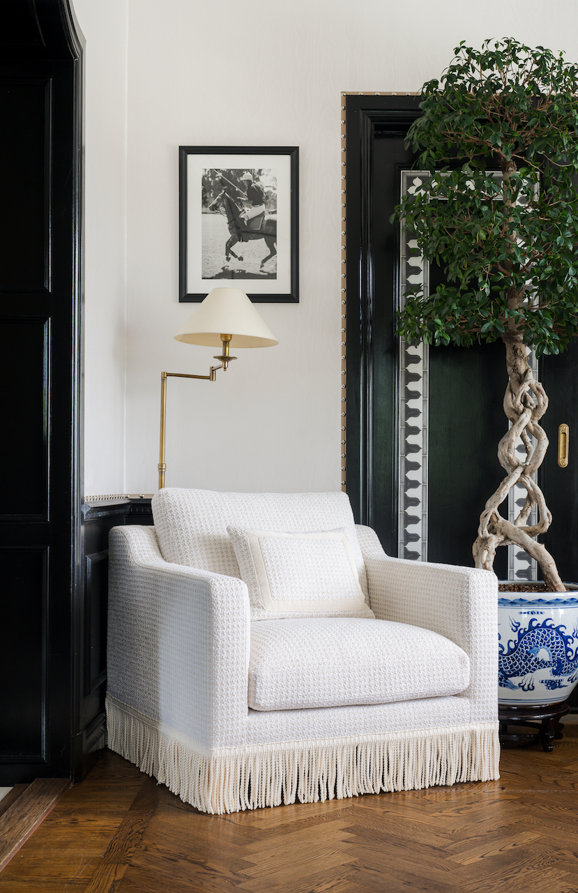 Lounge & Vanity Chairs